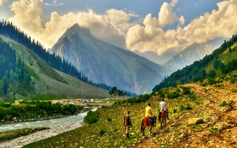 kashmir-tour-with-unlimited-adventure